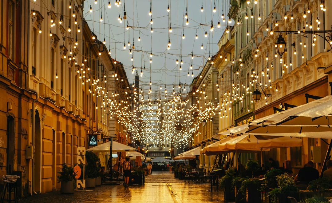 תרבות המתנות ברומניה: מסורת של נדיבות ושיתוף